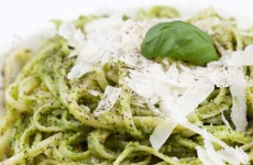 Espaguete ao pesto simples