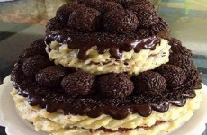 Bolo-de-Beijinho-e-Brigadeiro-595x419