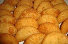 risoles de queijo e presunto