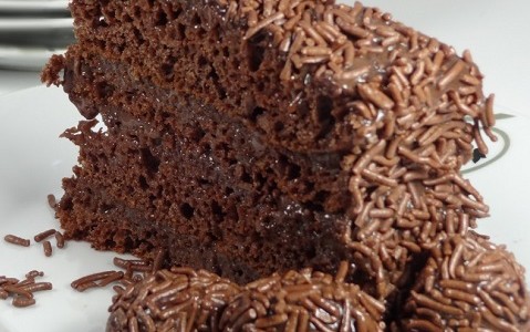 bolo-fofinho-de-brigadeiro_06032017133257