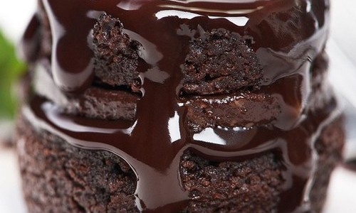 bolo-de-chocolate-com-ganache