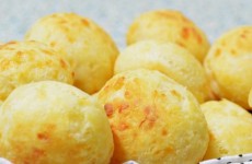 PAO-DE-QUEIJO-TODO-MUNDO-DIZ-QUE-SABE-E-VOCE-QUER-APRENDER-610x300