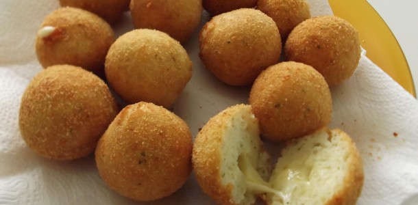 img_bolinho_de_arroz_recheado_com_queijo_5487_orig