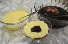 Aprenda-a-fazer-essa-classica-sobremesa-de-sagu-de-vinho-com-creme-deliciosa-1