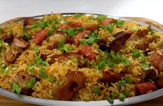 Arroz-completo-com-costelinha-de-porco-com-sabor-e-cheiro-de-comida-da-roca-1