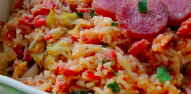 Arroz-de-Linguica-de-churrasco-com-repolho-muito-gostoso-1-1