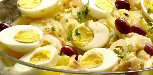 Bacalhau-delicioso-para-o-almoco-de-Pascoa-na-minha-casa-nao-pode-faltar-ja-e-tradicao-e-faco-todo-ano-1