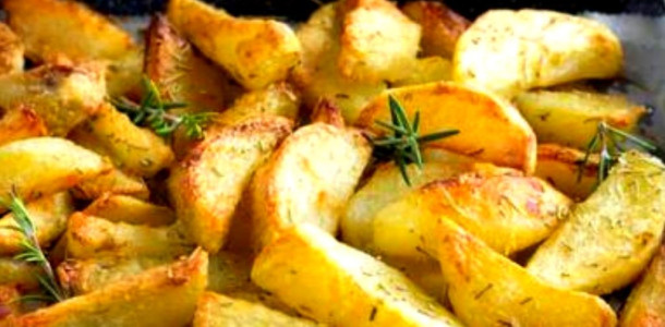 Batata-assada-no-forno-super-crocante-feito-para-voce-se-deliciar-1