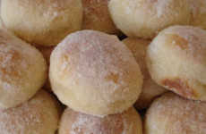 Bolinhas-cremosas-amanteigadas-so-misturar-tudo-e-levar-pra-assar-perfeitas-para-o-lanche-da-tarde-1