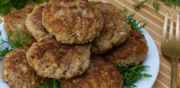 Bolinho-de-carne-moida-otimo-pro-almoco-ou-lanchinho-de-fim-de-tarde-1