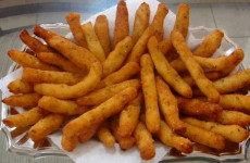 Bolinhos-de-babata-frita-perfeito-esse-lanche-e-muito-facil-de-fazer-1