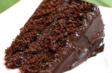 Bolo-de-Chocolate-Molhadinho-e-Aerado-Fica-muito-fofinho-e-suculento-2