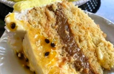 Bolo-de-maracuja-com-doce-de-leite-delicia-pode-servi-como-sobremesa-1