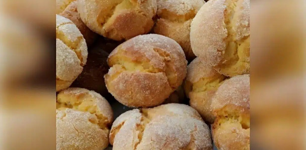 Broa-de-polvilho-com-fuba-deliciosa-e-derrete-na-boca-perfeita-para-o-seu-cafe-ou-lanche-1