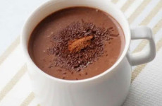 Chocolate-quente-com-ovomaltine-cremoso-para-tomar-enquanto-assiste-um-filme-nos-dias-de-frio-2