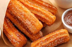 Churros-caseiros-assados-uma-sobremesa-deliciosa-feita-para-ti-1