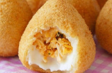 Coxinha-de-Cream-Cheese-Low-Carb-1