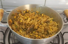 Macarrao-com-sardinha-simples-e-facil-feito-com-ingredientes-que-voce-tem-no-armario