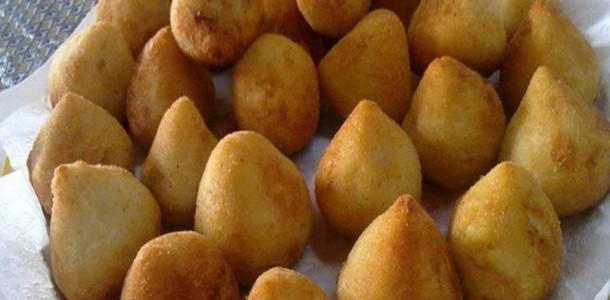 Massa-de-coxinha-especial-para-fazer-os-mais-diferentes-tipos-de-coxinha-ela-derrete-na-boca-1