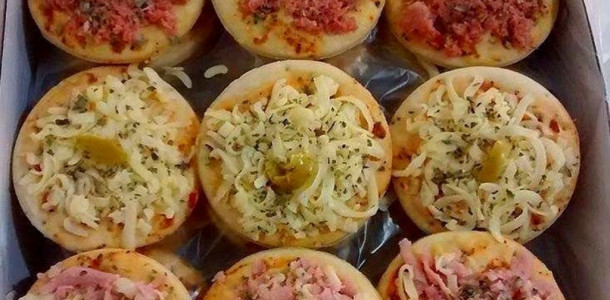 Mini-pizza-caseira-sao-perfeita-para-servi-aquelas-visitas-inesperadas-1