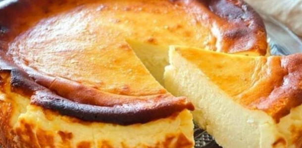 O-segredo-do-bolo-de-queijo-cremoso-esta-aqui-e-voce-pode-preparar-em-sua-casa-1