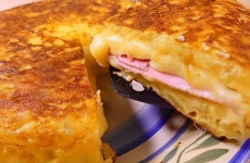 Omelete-Com-Batatas-Recheado-Com-Presunto-e-Queijo-Espetacular-1