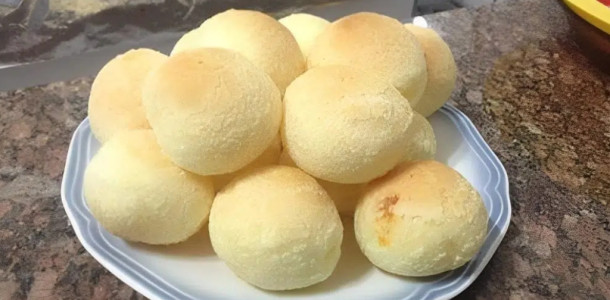 Pao-de-queijo-de-liquidificador-bata-tudo-e-esta-pronto-seu-lanchinho-delicioso-1