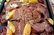 Picanha-de-forno-com-batatas-para-a-refeicao-da-familia-todos-ficarao-de-boca-aberta-1