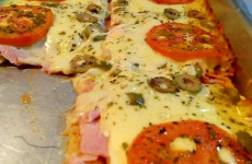 Pizza-de-pao-de-forma-fica-simplesmente-maravilhosa-reuna-a-familia-e-faca-essa-delicia-1