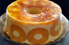 Pudim-de-abacaxi-com-a-fruta-nao-vai-ao-forno-e-so-bater-os-ingredientes-e-levar-a-geladeira-1