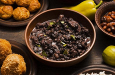 Receita-de-feijoada-um-dos-pratos-mais-tradicionais-da-culinaria-brasileira-1