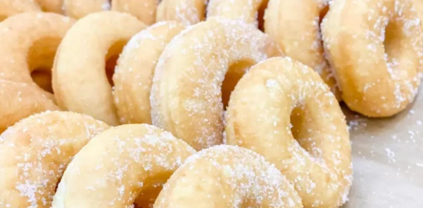 Rosca-Doce-Assada-e-Uma-Opcao-Perfeita-para-o-Lanche-da-Tarde-ou-Cafe-da-Manha-1