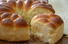 Rosca-macia-facil-feita-com-ingredientes-que-voce-tem-no-armario-1