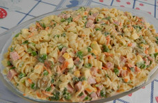 Salada-de-macarrao-ou-macarronese-eu-sempre-faco-essa-receitinha-no-natal-1