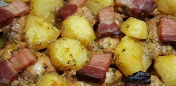 Sobrecoxa-assada-com-batatas-e-bacon-1