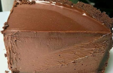 Torta-de-chocolate-super-cremosa-receita-muito-simples-de-preparar-1