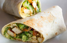 Wrap-de-frango-com-salada-lanche-leve-e-delicioso-1-1