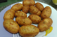 bolinho-de-aipim-recheado-1024x683-1-1