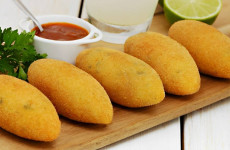 bolinho-de-aipim-recheado-receita-toda-hora-1024x683-1-1