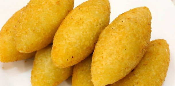 bolinho-de-mandioca-com-carne-receita-toda-hora-1024x682-1-1