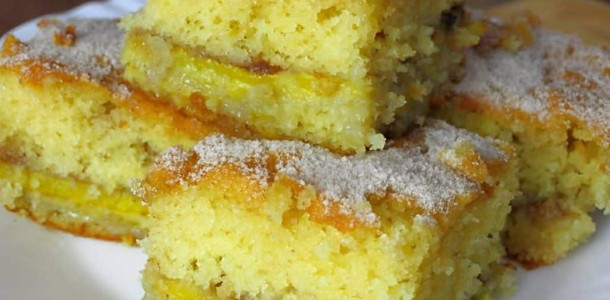 bolo-de-banana-que-ja-sai-recheado-do-forno-receita-toda-hora-1024x683-1-1