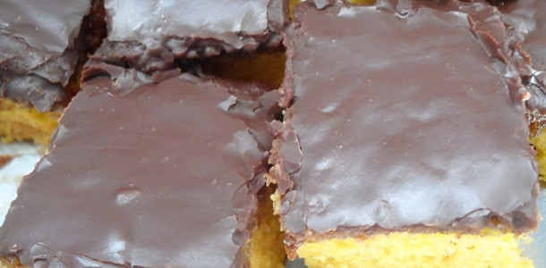 bolo-de-cenoura-com-casquinha-de-chocolate-1024x683-1-1