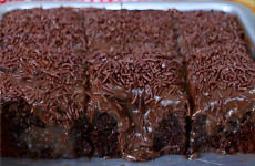 bolo-de-chocolate-rapido-receita-toda-hora-1024x683-2-1