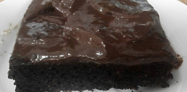 bolo-de-chocolate-sem-farinha-e-sem-acucar-07-04-1024x683-1-1