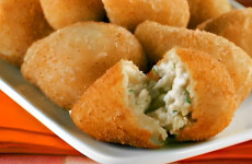 coxinha-sem-massa-mais-facil-do-mundo-receita-toda-hora-1024x683-1-1