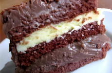 massa-de-bolo-de-chocolate-simples-e-pratica-1024x683-1-1