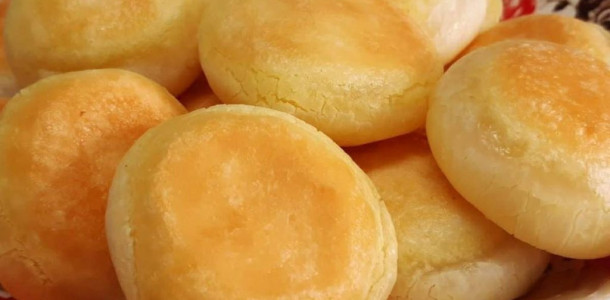 pao-de-queijo-com-2-ingredientes-07-03-1024x683-1-1