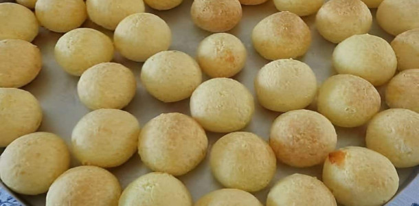 pao-de-queijo-com-3-ingredientes-1024x683-1-1