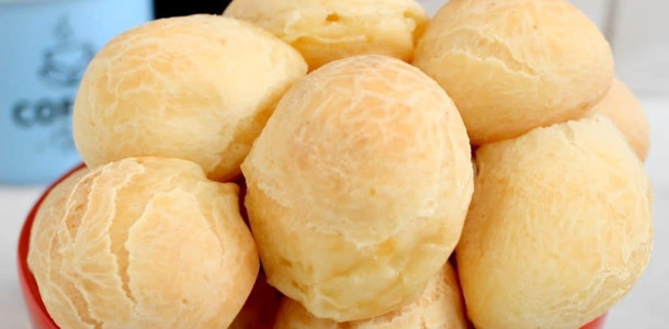 pao-de-queijo-com-3-ingredientes-1024x683-2-1