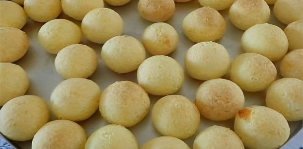 pao-de-queijo-com-3-ingredientes-muito-facil-1024x683-1-1